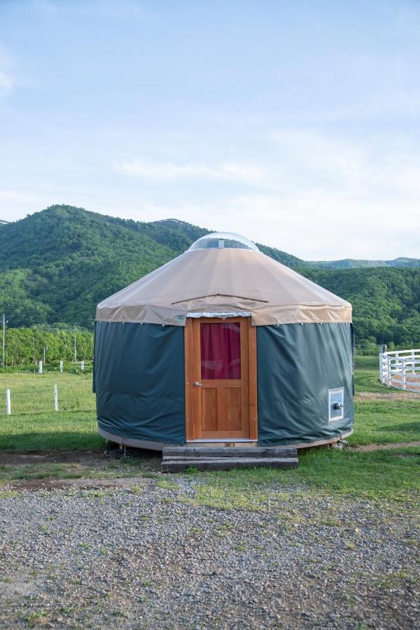فندق The Yurts At Margo'S Garden, Kiroro Akaigawa المظهر الخارجي الصورة